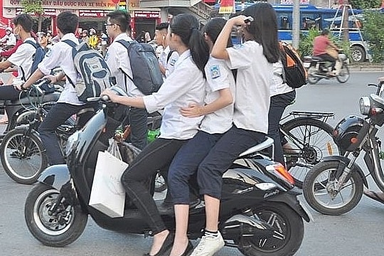 'Mười nguyên nhân khiến học sinh đi xe ra đường vô tội vạ'