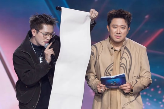 Hành động kỳ quặc của B Ray gây tranh luận