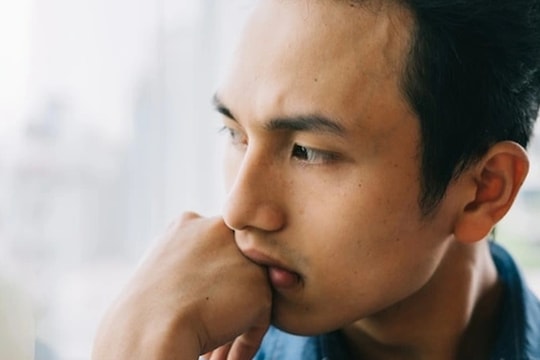 Mỗi lần nhìn con trai, tôi lại nghi ngờ mình chỉ là người "đổ vỏ"