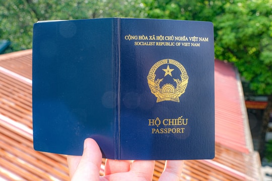 Hộ chiếu Việt Nam tăng hai bậc