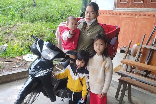 Người lạ tặng 20 triệu cho nữ shipper đánh rơi tiền hàng