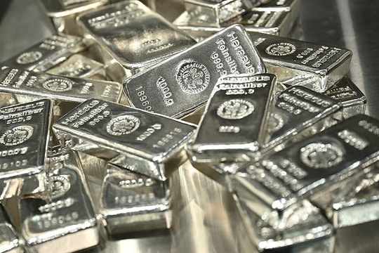 Giá bạc thế giới năm 2026 ra sao sau khi tăng gấp đôi năm nay