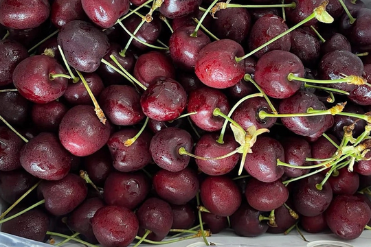 5 loại quả màu đỏ giúp tim khỏe mạnh