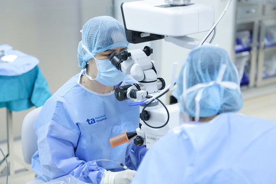 Mất thị lực do đục thủy tinh thể