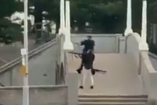 Diễn biến từng phút vụ xả súng tại bãi biển Australia