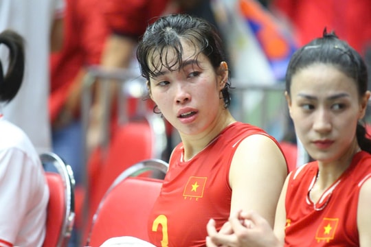 Trọng tài xin lỗi đội tuyển bóng chuyền nữ Việt Nam sau chung kết nghiệt ngã