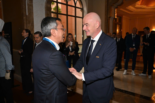 Chủ tịch FIFA chúc mừng các đội tuyển bóng đá Việt Nam vào chung kết SEA Games