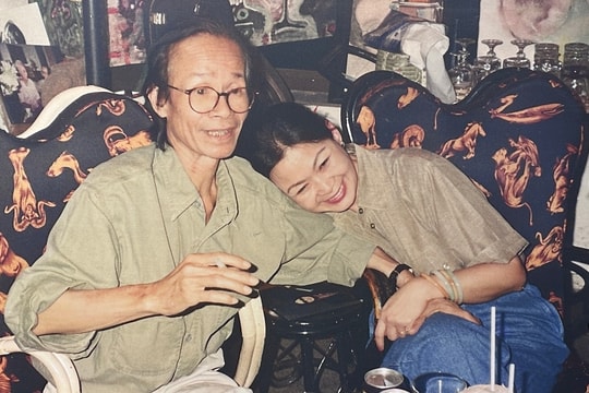 Ảnh đời thường của nhạc sĩ Trịnh Công Sơn bên Khánh Ly, Hồng Nhung