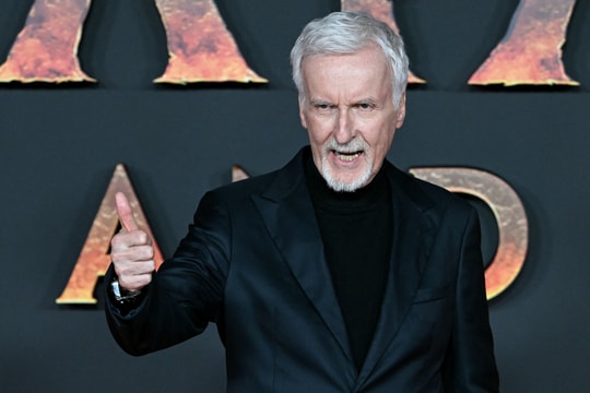 James Cameron thành tỷ phú Hollywood