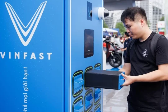 Đề xuất đặt 20.000 tủ đổi pin xe điện trên vỉa hè TP HCM