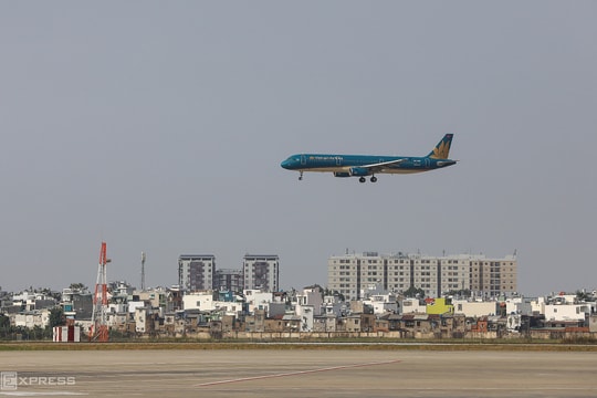 Bộ Quốc phòng hạ độ cao vùng cấm bay Tân Sơn Nhất