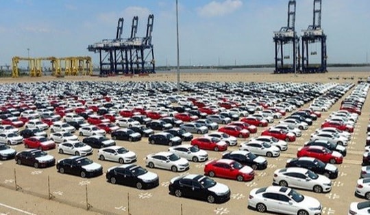Ô tô nhập khẩu giảm mạnh