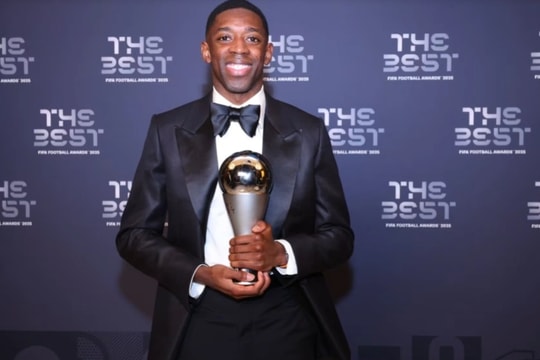 Ousmane Dembele giành danh hiệu Cầu thủ nam xuất sắc nhất năm của FIFA