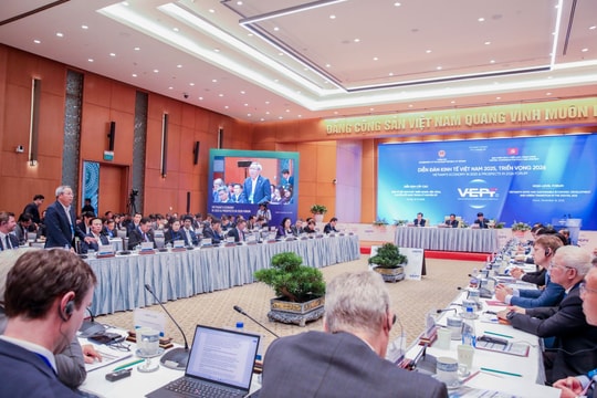 Thúc đẩy chuyển đổi số gắn với chuyển đổi xanh