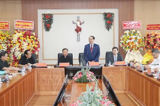 Phó Chủ tịch Quốc hội Trần Quang Phương chúc mừng Giáng sinh tại Tòa Giám mục Giáo phận Cần Thơ