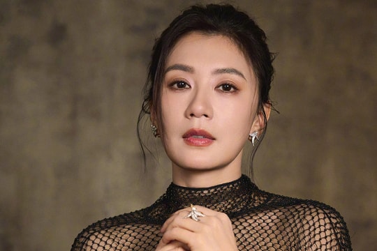 Giả Tịnh Văn: Ít xem điện thoại, để thì giờ làm đẹp