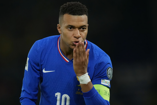 Mbappe thắng kiện PSG