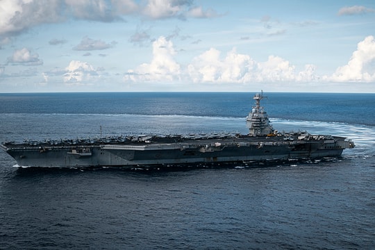 Ông Trump: Hạm đội Mỹ đang bao vây hoàn toàn Venezuela