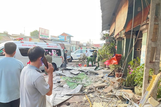 Xe lu tông chết người đi đường