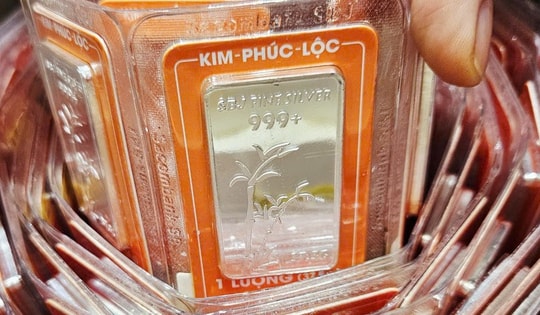 Giá bạc hôm nay 17-12 lên đỉnh mới, người dân đổ xô lên mạng mua bán