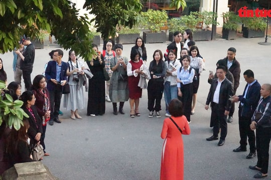 Ra mắt sản phẩm du lịch ‘Ký ức Cột cờ’: Trở về những thời khắc thiêng liêng của Thủ đô