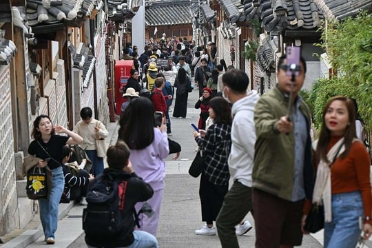 Lý do Hàn Quốc thành điểm du lịch mới giá rẻ của khách Trung