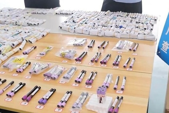 Đường dây 'xét nghiệm chui' thu gom máu thai phụ khắp Trung Quốc