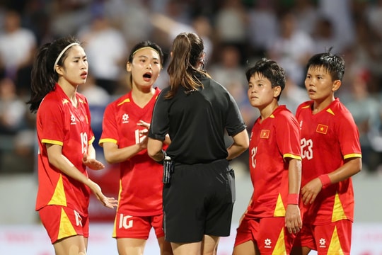 Liên đoàn bóng đá châu Á xin lỗi tuyển nữ Việt Nam