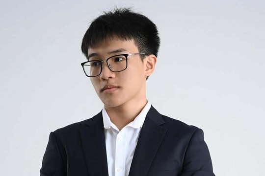 Nam sinh chuyên Tin đỗ đại học top 7 Mỹ với bài luận về 'ba đôi mắt'