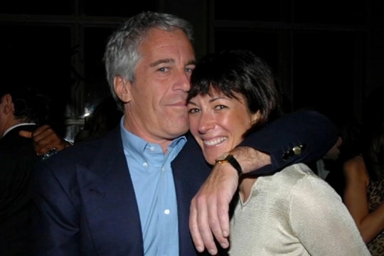 Đồng phạm của Epstein yêu cầu được trả tự do