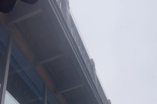 Tuyết rơi nhẹ trên đỉnh Fansipan