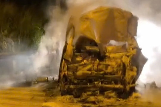 Xe cứu thương tông ôtô đầu kéo trên cao tốc TP HCM - Dầu Giây, 3 người chết