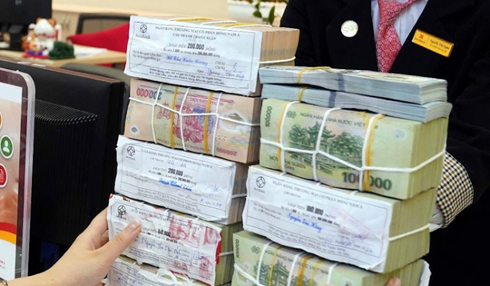 Có ngân hàng đưa lãi suất gửi tiết kiệm 6 tháng lên 7,5%/năm