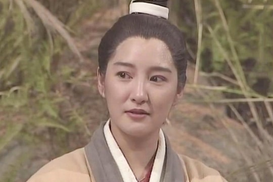 Lý Mạc Sầu đẹp nhất màn ảnh - một mình nuôi 2 con, sống khép kín