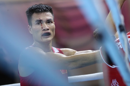 VĐV Thái Lan dùng đòn cấm đánh chảy máu mặt, võ sĩ Việt Nam bị xử thua ngỡ ngàng