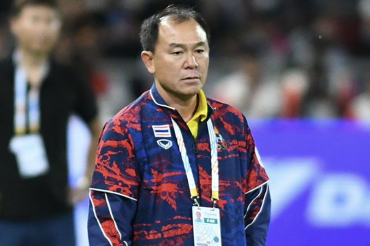 HLV Thái Lan lo mất việc, thừa nhận 'U22 Việt Nam khỏe hơn nhiều'