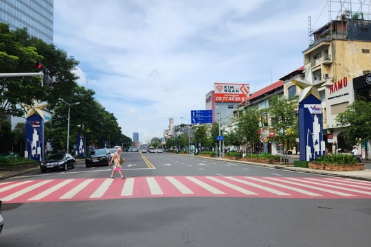 TP Hồ Chí Minh tạm sử dụng làn ô tô đường Lê Lợi để tổ chức khám bệnh miễn phí