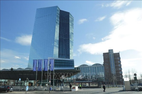 Đồng euro dự báo tiếp tục gây sức ép lên tăng trưởng kinh tế châu Âu