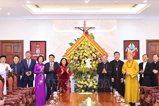 Gửi lời chúc đến đồng bào Công giáo đón Giáng sinh an lành, hạnh phúc