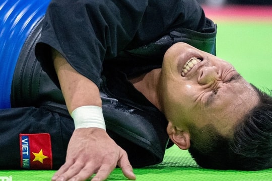 Chèo thuyền kayak qua Hang Luồn - điểm đến bí ẩn, hoang sơ ở Hạ Long