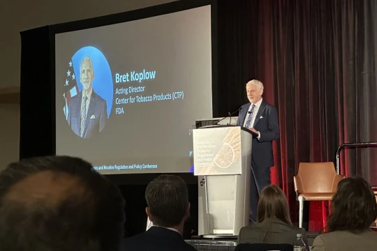 Giảm tác hại bằng thuốc lá không đốt cháy là ưu tiên mới của FDA