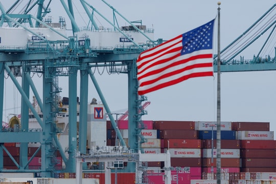 Thuế nhập khẩu chi phối kinh tế toàn cầu năm 2025