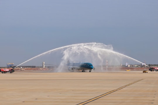 Long Thành đón 3 chuyến bay chở khách đầu tiên