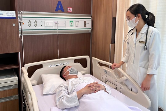 Người đàn ông viêm phổi do sởi biến chứng