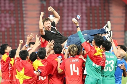 'Ma thuật' Kim Sang-sik khiến Việt Nam vô đối