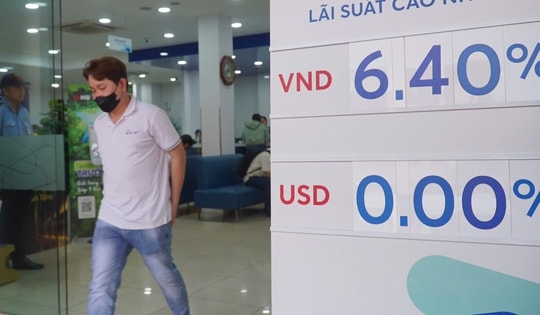 Ngân hàng dốc sức huy động tiền gửi