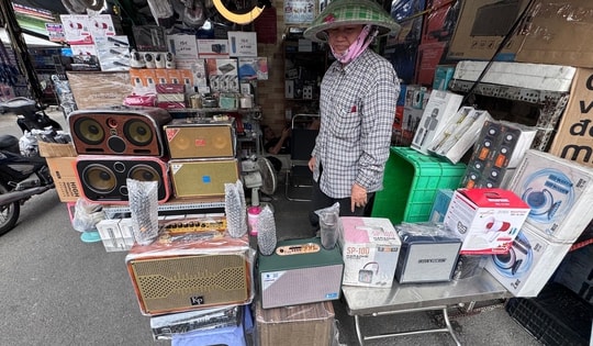 Loa hát karaoke di động ế ẩm