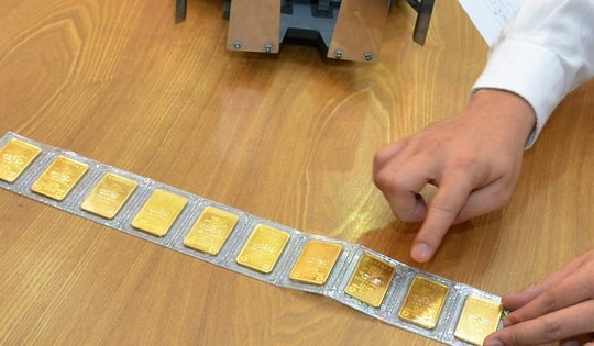 Giá vàng hôm nay 19-12: Tăng vọt rồi bất ngờ lao dốc