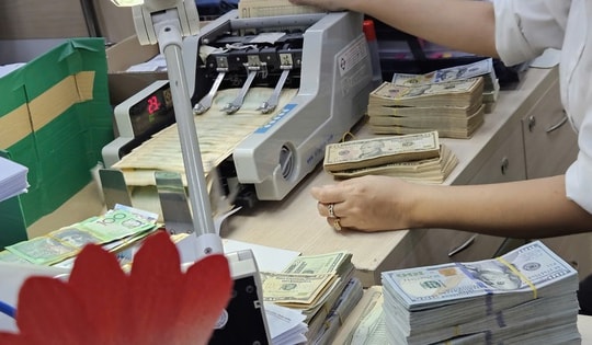 Chiều 19-12, giá USD tự do giảm nhanh, thủng mốc 27.000 đồng