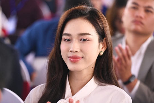 Đỗ Thị Hà xuất hiện cùng chồng doanh nhân